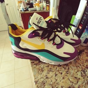 Men size 8.5 New Nike Air 270 react sneakers